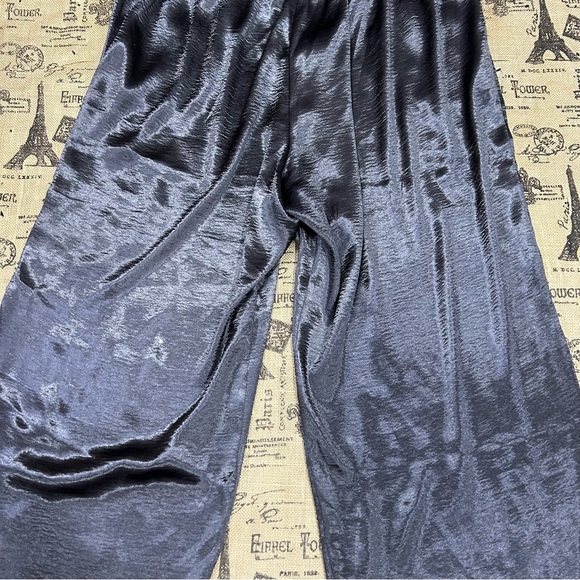 Torrid NWT! Dark Navy Blue Silk Charm Wide Leg Pant Size 2X (18-20) - Picture 12 of 15